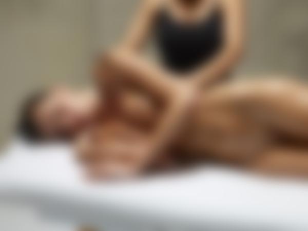 Immagine n.11 dalla galleria Tereza sensuale massaggio con olio