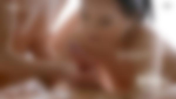 Skærmgreb #11 fra filmen 4 hænder penis massage