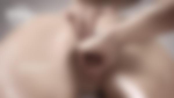 Skärmgrepp #12 från filmen Klinisk erotisk massage