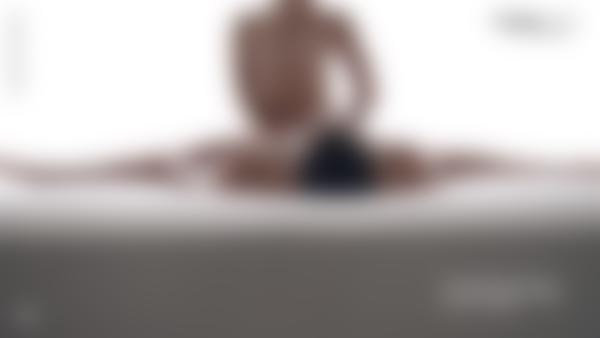 Screenshot #9 dal film Massaggio con la mano celeste