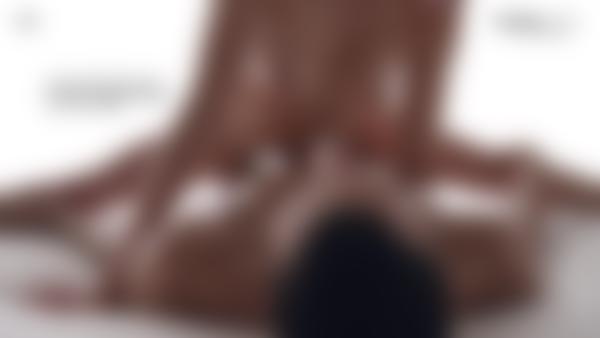 Screenshot #10 dal film Massaggio con la mano celeste