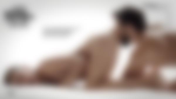 Ekrāna paņemšana #9 no filmas Jutekliskā seksa masāža