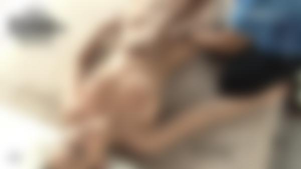 Skærmgreb #11 fra filmen Thai oliemassage