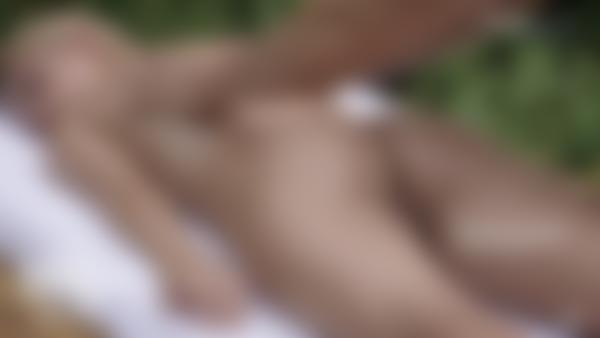 Skärmgrepp #11 från filmen Tropisk Tantramassage