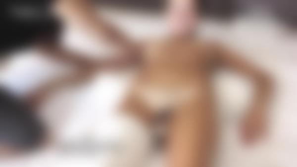 Skærmgreb #10 fra filmen Zaika Hotel Thai Massage Spy Cam